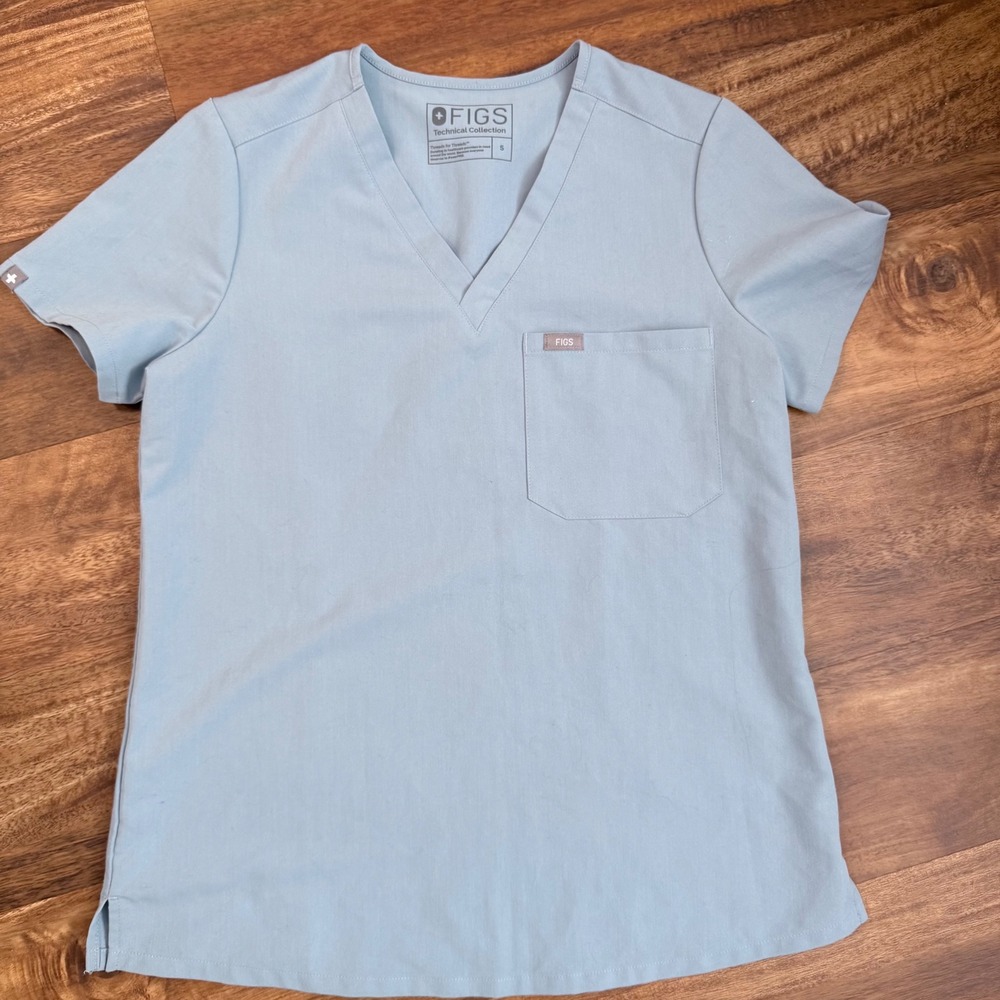 FIGS Technical Collection Casala One-Pocket Scrub Top Light Blue FW1000 Small